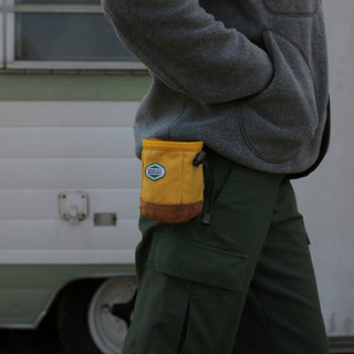 Charlie's Backyard Town Cordura Treat Pouch | Henlo Pets