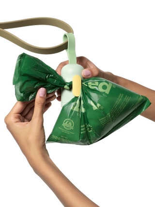 Earth Rated Leash Dispenser with 15 bags | Henlo Pets