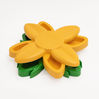 Zippy Paws - SmartyPaws Puzzler Sunflower | Henlo Pets
