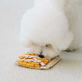 Bite Me Spin and Snack Feeding Enrichment Toy | Henlo Pets